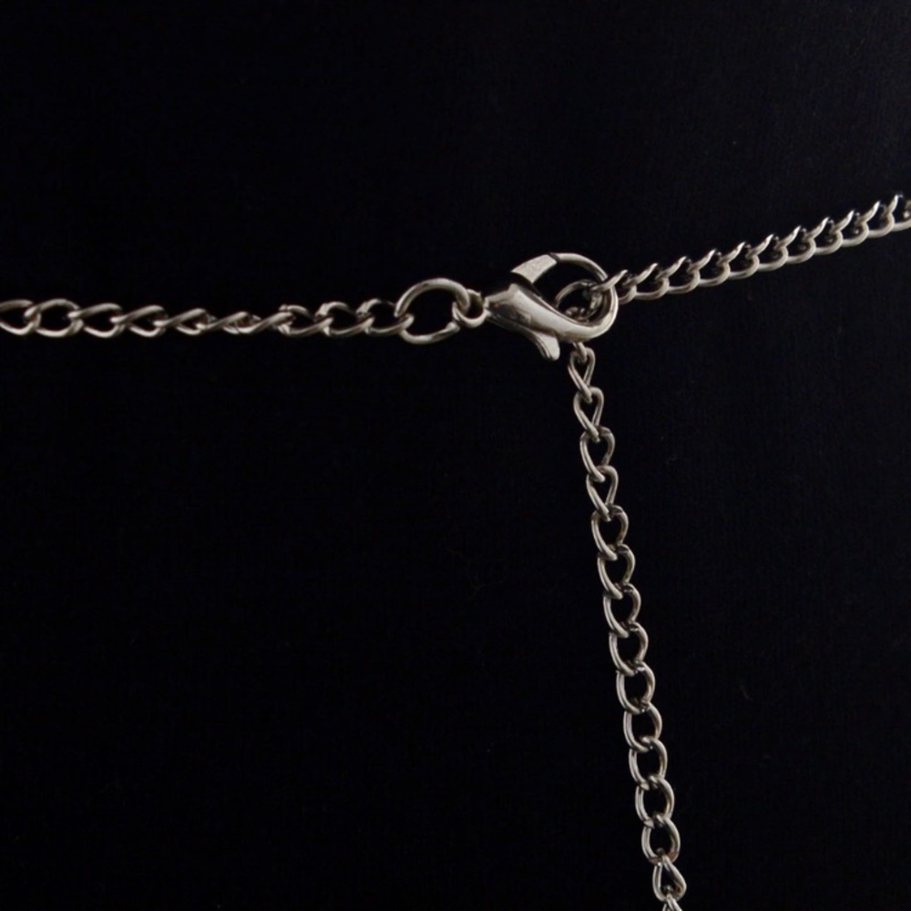 Chained Lady - Picture 4 of 4